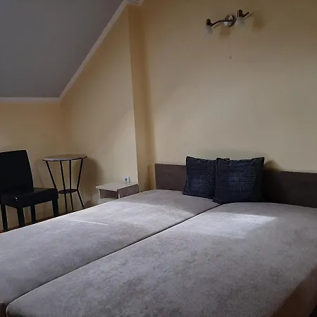 Szent Imre Vendeghaz Guest house *