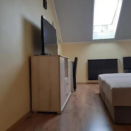 Szent Imre Vendeghaz Guest house *